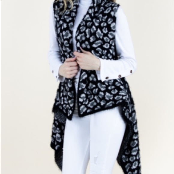 Fashion Apparel Eyelash Leopard Vest - Picture 2 of 8